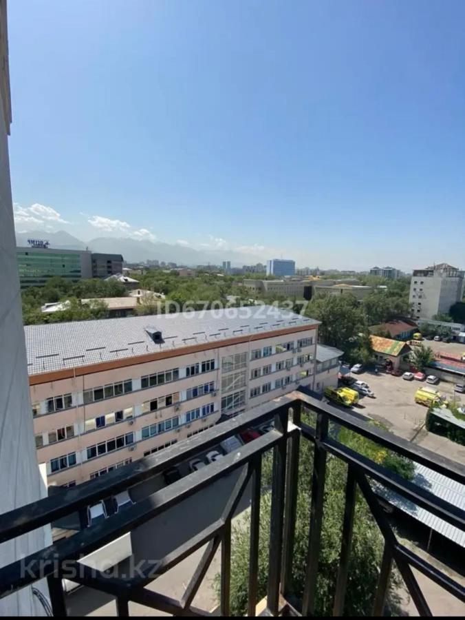 Студия В Центре Города, В «Золотом Квадрате» Almatî Exterior foto