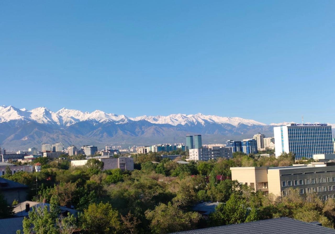 Студия В Центре Города, В «Золотом Квадрате» Almatî Exterior foto